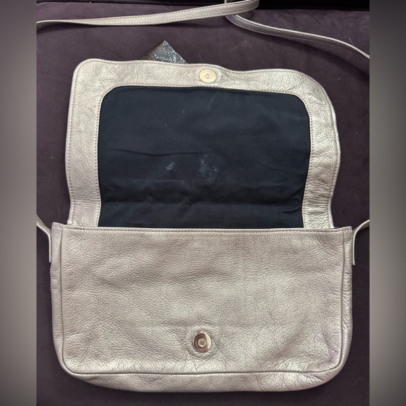 See By Chloé Bronze Leather Bag w/ Black Patent Bow, Adjustable Strap - Picture 7 of 10